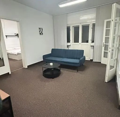 Ultra-central Spacious Near Old Town דירה
