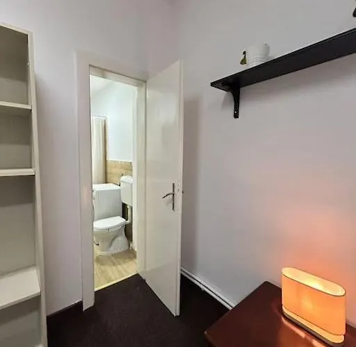 Ultra-central Spacious Near Old Town Apartman *