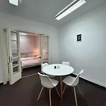 Ultra-central Spacious Near Old Town