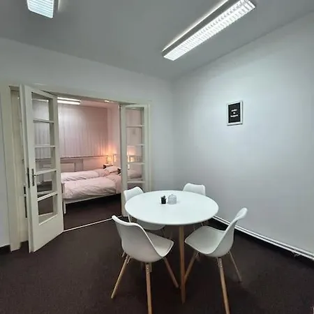 Ultra-central Spacious Near Old Town