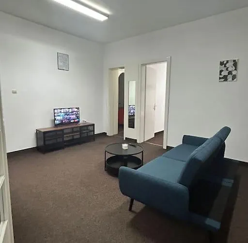 Апартаменты Ultra-central Spacious Near Old Town *