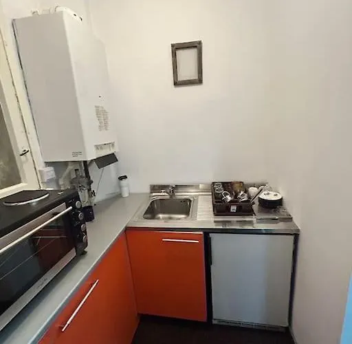 Апартаменты Ultra-central Spacious Near Old Town *